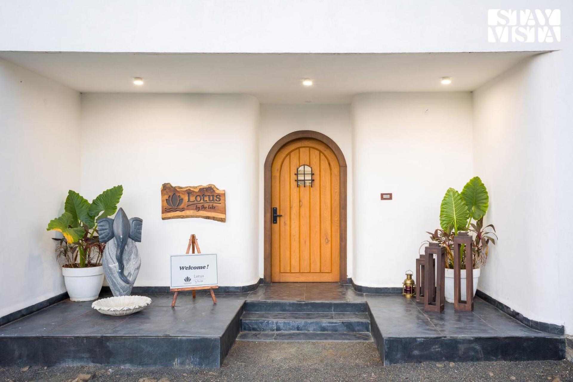 Stayvista At Lotus By The Lake With Pool, Bbq & Lawn Indore Exterior photo