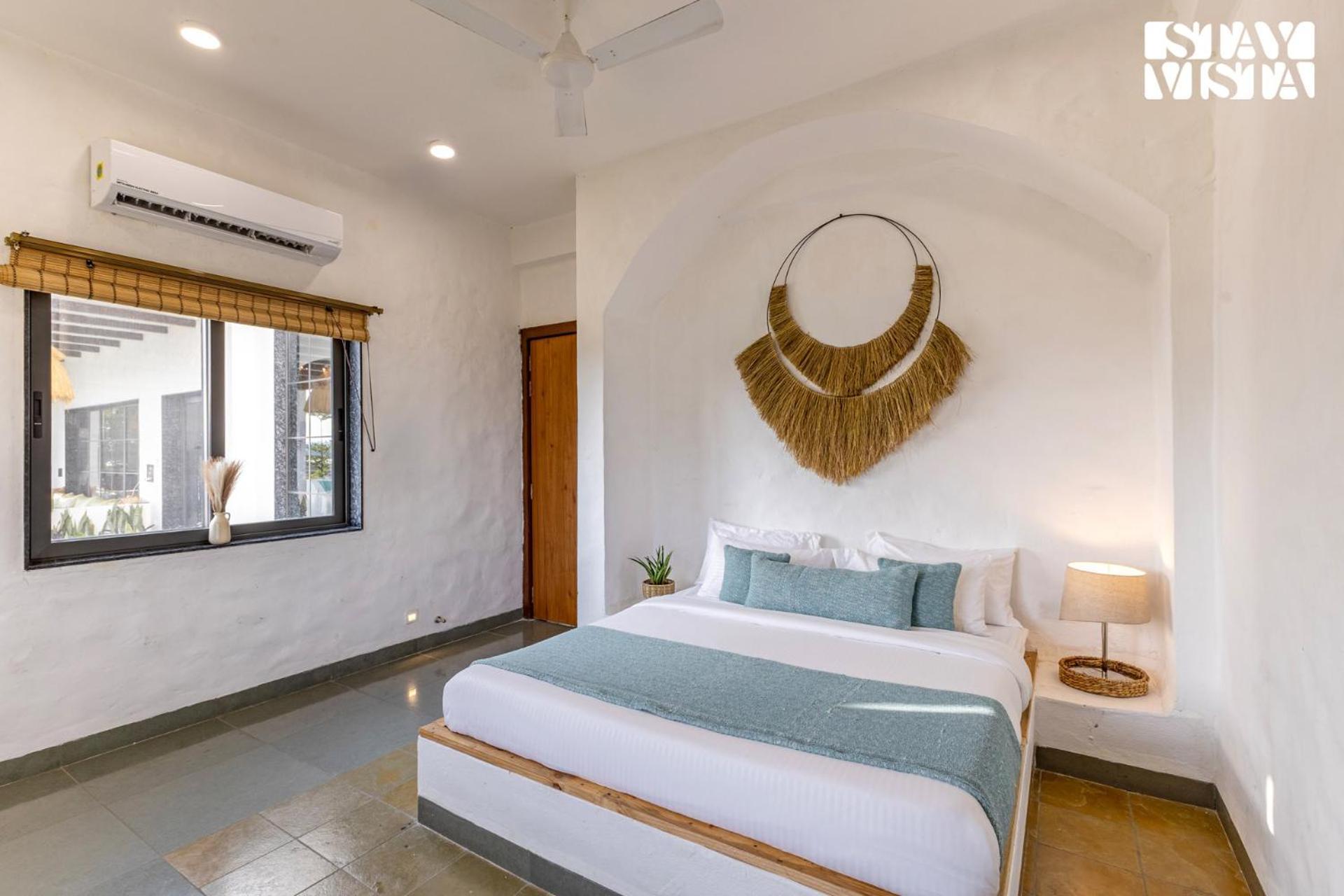 Stayvista At Lotus By The Lake With Pool, Bbq & Lawn Indore Exterior photo